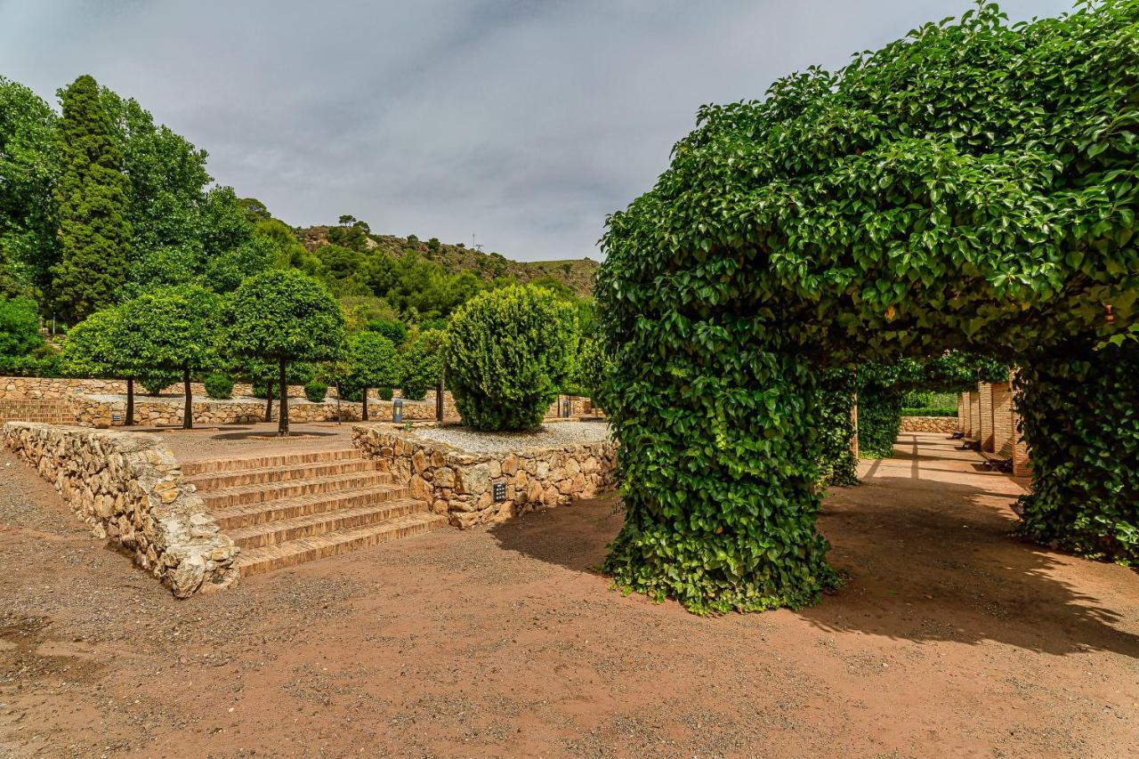 Отель Jardines De La Santa Тотана Экстерьер фото